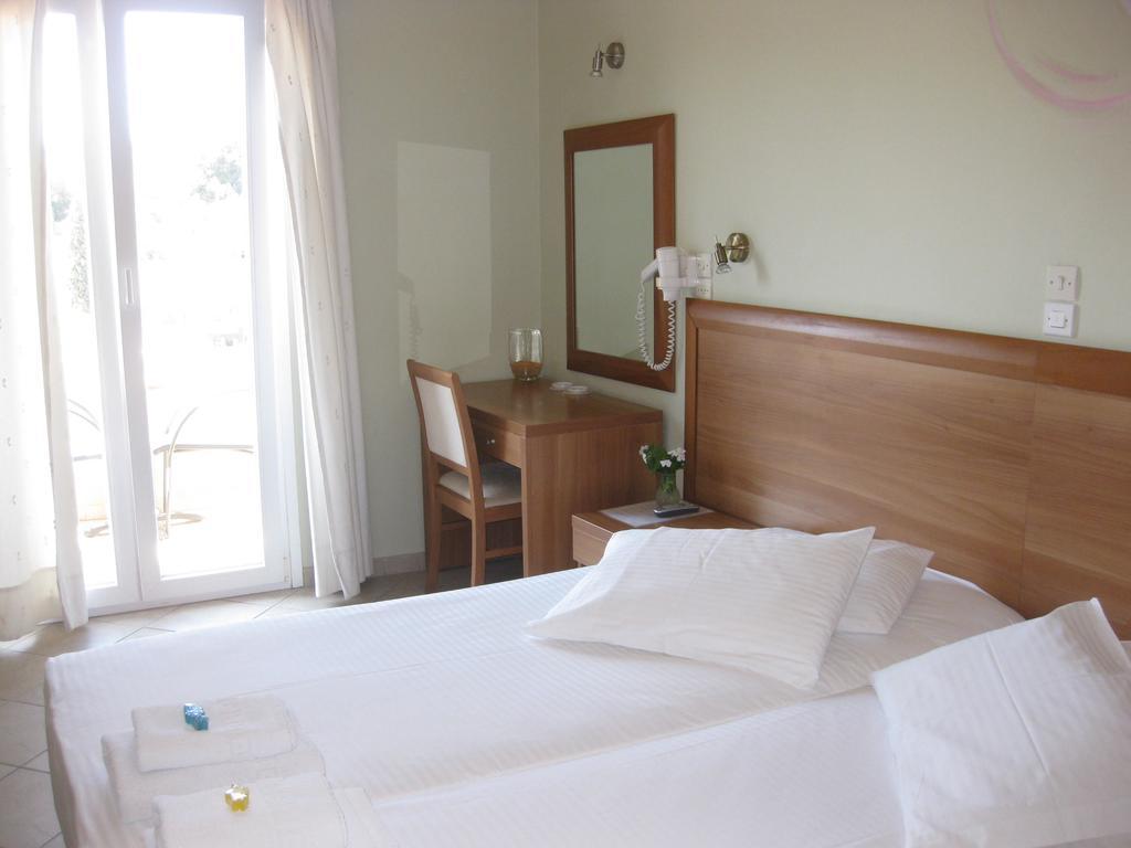 Virginia Hotel ซาโมส ภายนอก รูปภาพ